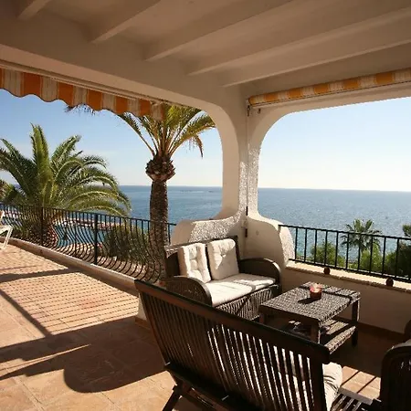 Villa Campomanus *