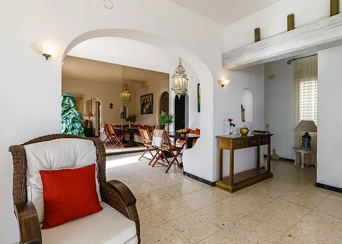 Campomanus Villa