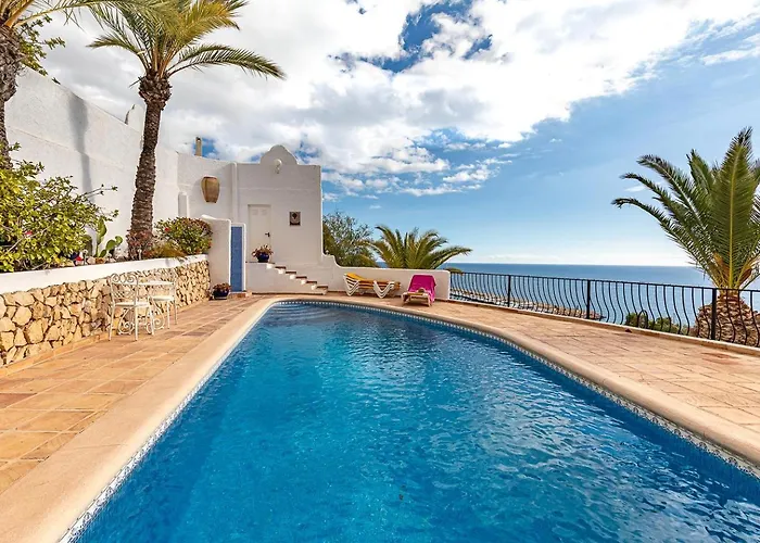 Campomanus Villa *